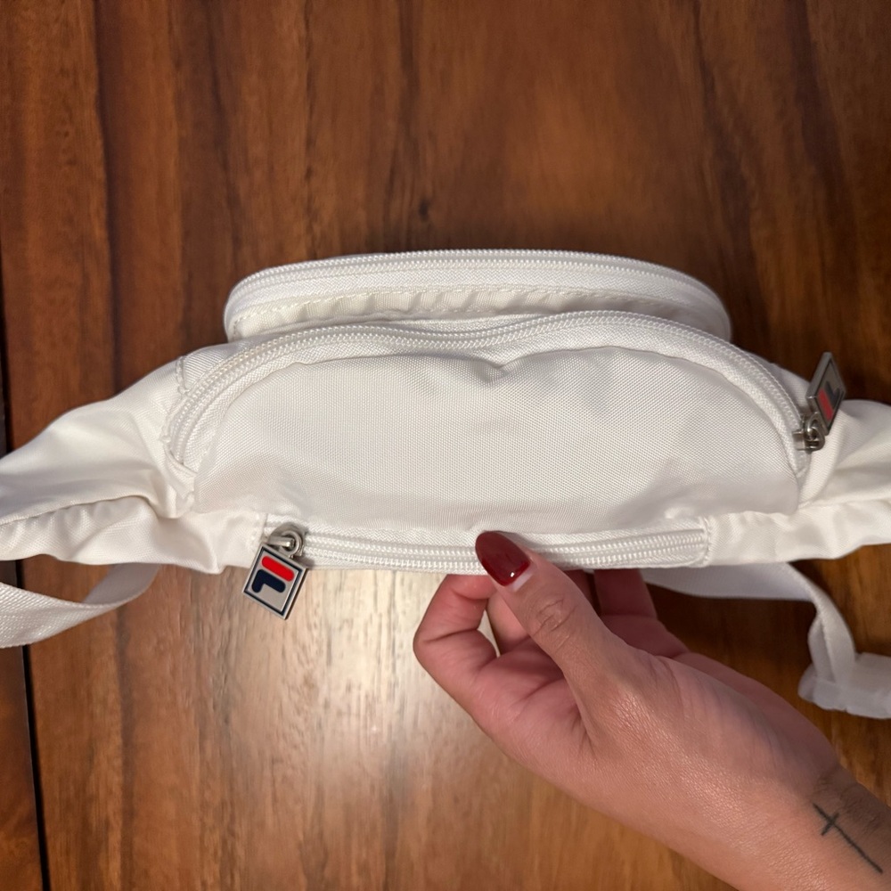 •• FILA Fanny Pack •• - Picture 5 of 5